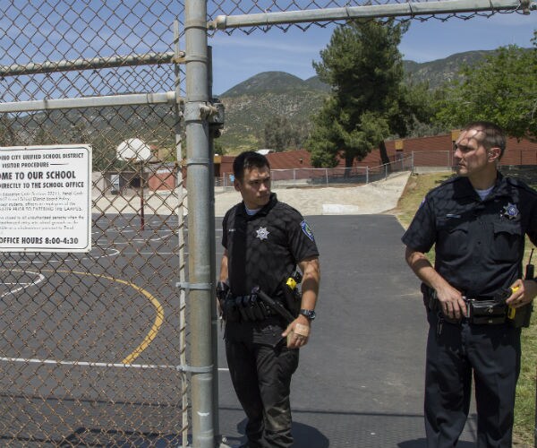 LA Times Rejects Armed Guards in Schools