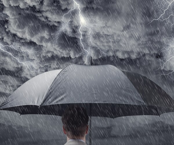 Strategists' Mood Darkens on US Stocks as Headwinds Swirl