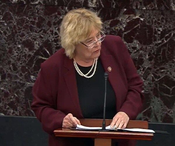 As Dems Urge Purge of 'Toxic Mess at 1600 Pennsylvania Ave.,' Trump Turns Focus Elsewhere