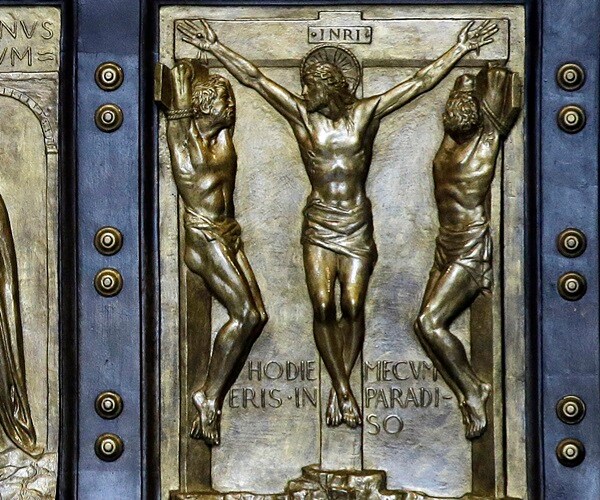 Attackers Blow up Catholic Church in Yemen's Aden