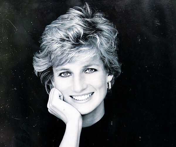 diana spencer facing forward