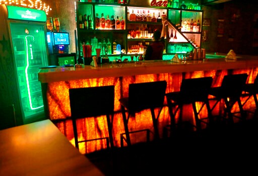 In a Baghdad Bar, a Syrian Serves Cocktails to Fix war Woes