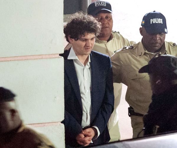 FTX Founder Not Expected to Fight US Extradition