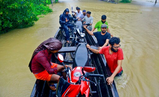 Thousands Await Rescue amid Deadly South Indian Floods