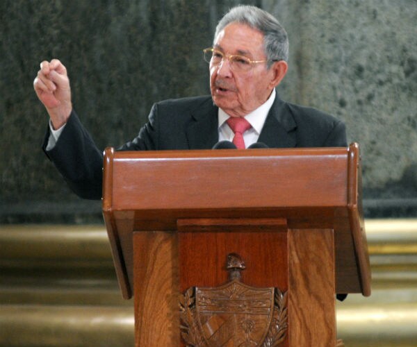 WH: Trump Won't Shake Raul Castro's Hand at Latin America Summit