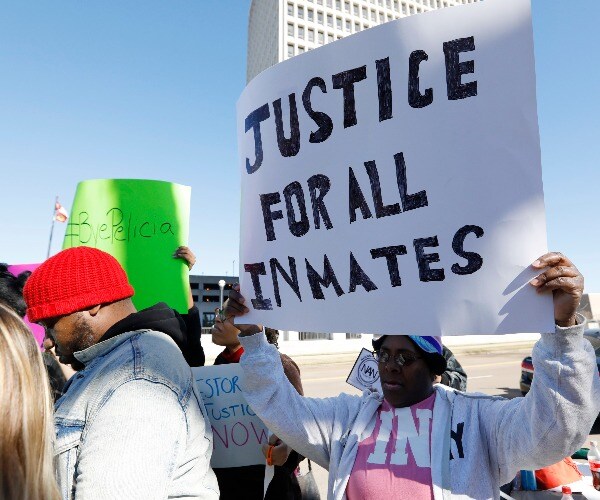 Feds Investigate Miss. Prisons after String of Deaths