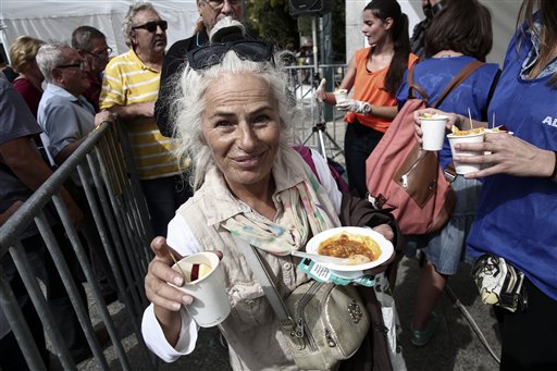 Over a Ton of Rejected Fruit, Vegetables Feed Athenians