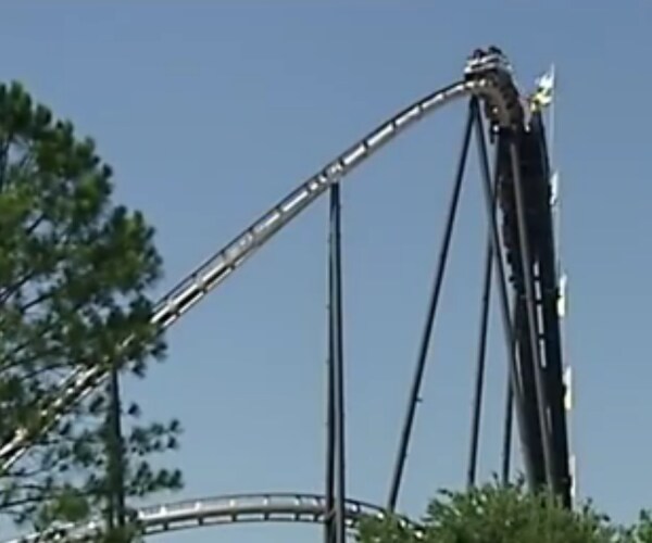 Oklahoma City Roller Coaster Gets Stuck, Prompts Rescue of 8 Riders
