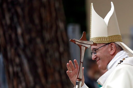 Pope Assigns Vatican Office to Promote Women's Participation