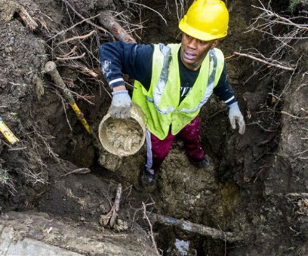 Michigan Enacts Toughest Lead Rules in US After Flint Crisis