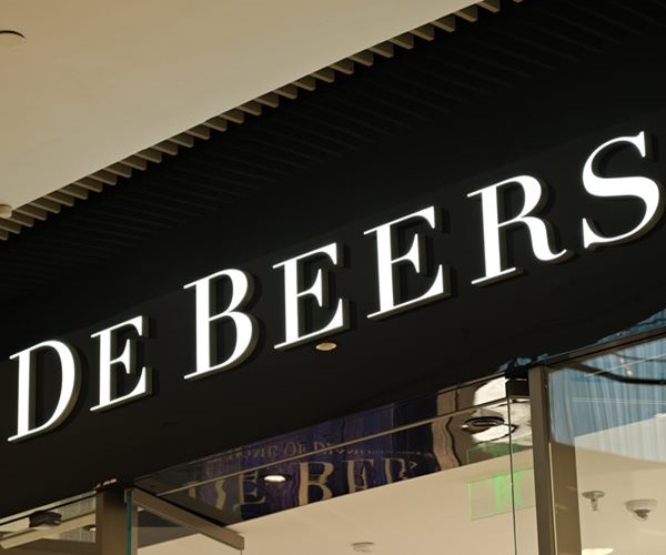 De Beers to Shut Lab-Grown Diamond Jewelry Brand Lightbox