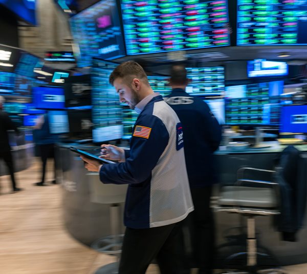 Wall Street Pulls Back From Its Record After Shaky Day