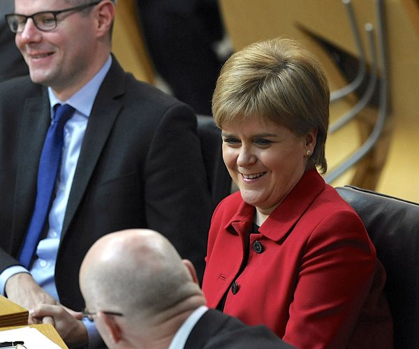 Scottish Lawmakers Back Independence Referendum Call