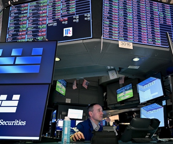 Stocks, Prices Waver on Uncertainty Over US-Iran Ceasefire