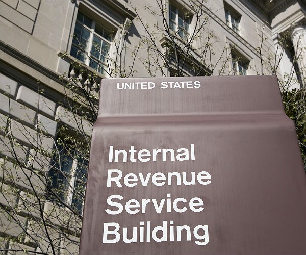 Bipartisan Investigation Cites Management Flaws at IRS