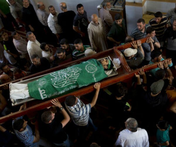 Gazans Bury Dead After Bloodiest Day of Israel Border Protests