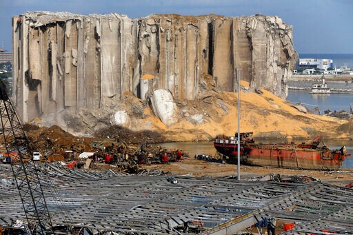 Lebanon Questions Security Chief, Minister Quits over Blast