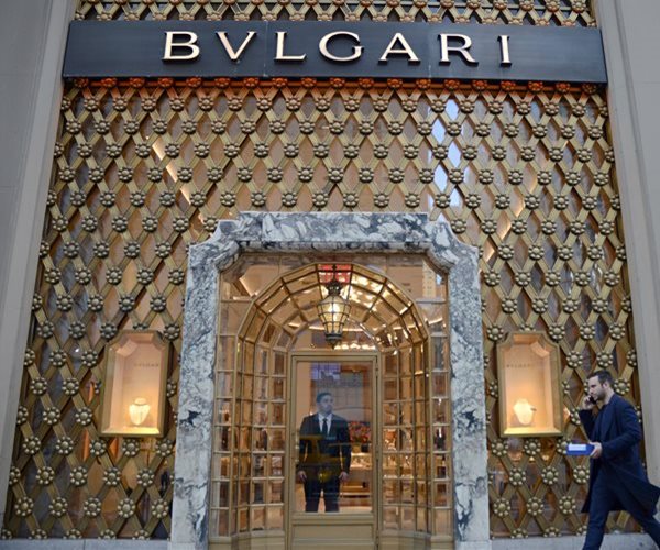 AmEx Bets on Holiday Spending by Affluent to Update 2025 Forecasts 