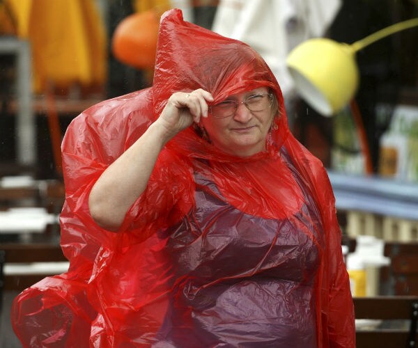 Gordon Strengthens, Expected to Hit Gulf Coast as Hurricane