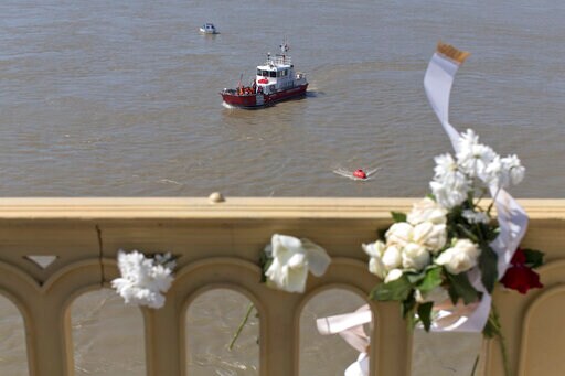 The Latest: Lower Danube Water Levels to Help Boat Salvage