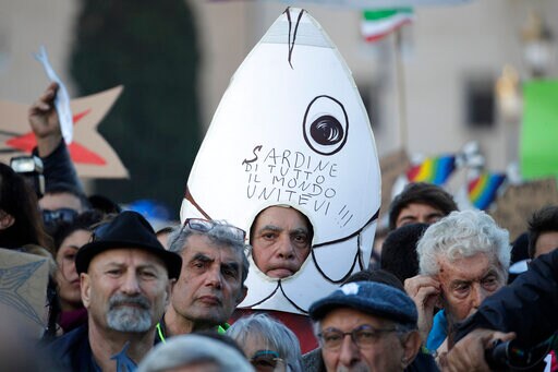 Tens of Thousands Anti-populist Sardines Fill Roman Square