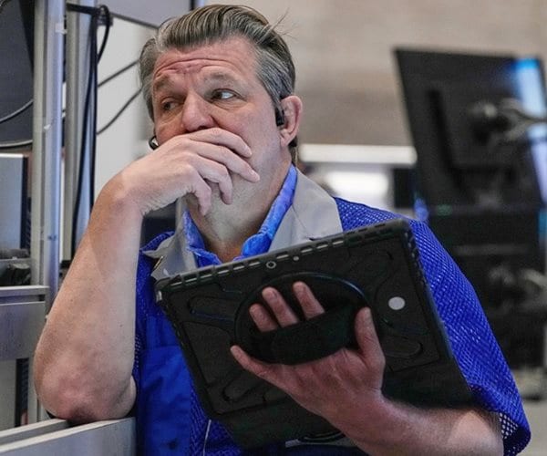 Wall St Falls Sharply as Mideast War Fuels Inflation Fear