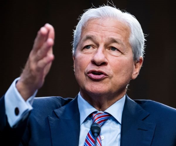 Jamie Dimon Expects Interest Rates to Top 5%