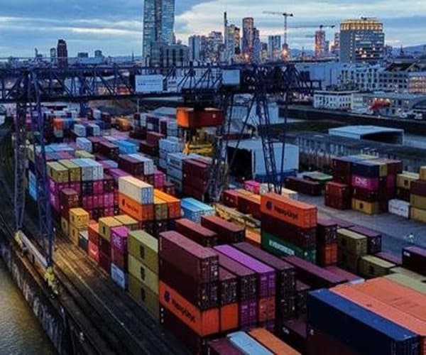 Judge: Firms Entitled to Refunds for Trump Tariffs Overturned by High Court