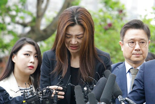 Korean Air Heiress Apologizes before Police Questioning