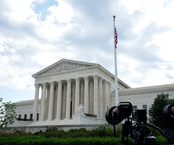 Supreme Court Backs Trump on Limiting Birth Control Coverage