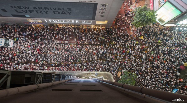 Bankers on the March: Hong Kong Financiers Join Democracy Fight