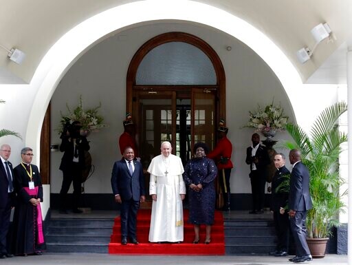 Pope Takes Message of Peace, Reconciliation to Mozambique