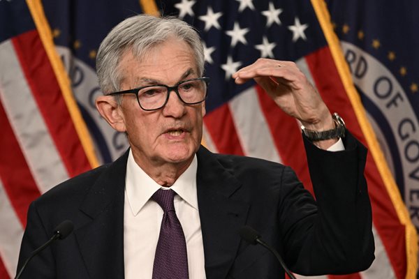Fed Holds Rates at 3.6% Even as 4 Officials Dissent