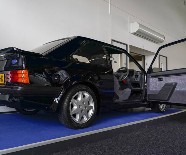 Diana's Car Auctioned as 25th Anniversary of Her Death Nears