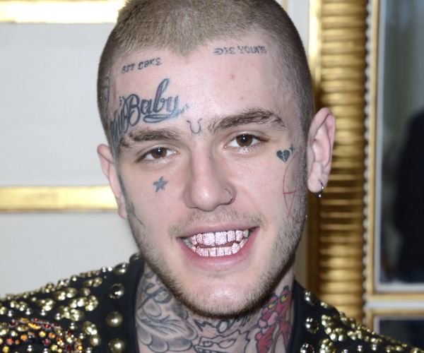 Lil Peep, Rapper and Fashion Star, Dies at 21