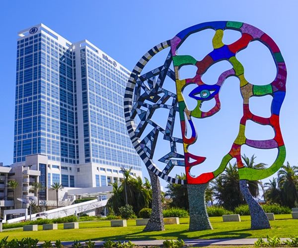 US Service Sector Growth Nearly Brakes in March