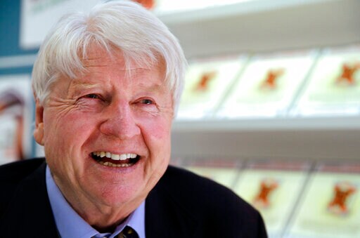 France Praises Nationality Bid by British Leader's Dad