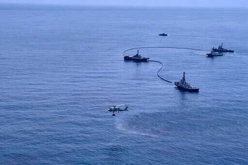 Thailand Deploys More Assets as Oil Slick Threatens Beaches