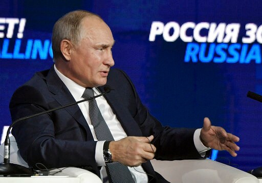 Putin Says US Pressure Spurns Search for Dollar Alternatives