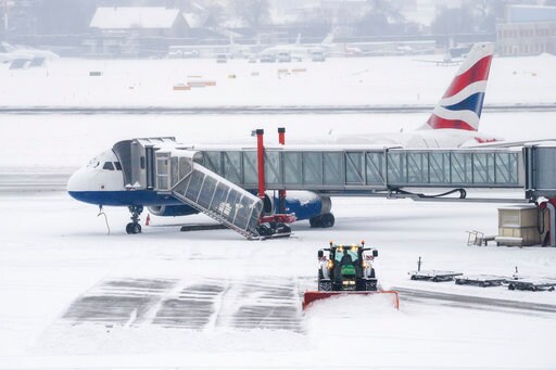 The Latest: Geneva Airport Shut for 2nd Day amid Heavy Snow