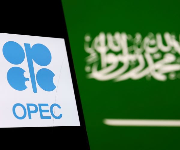 OPEC  Cuts Could Tip World Into Recession: IEA