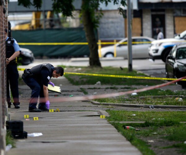 25 People Shot in 14 Hours in Chicago, Including 3-Year-Old