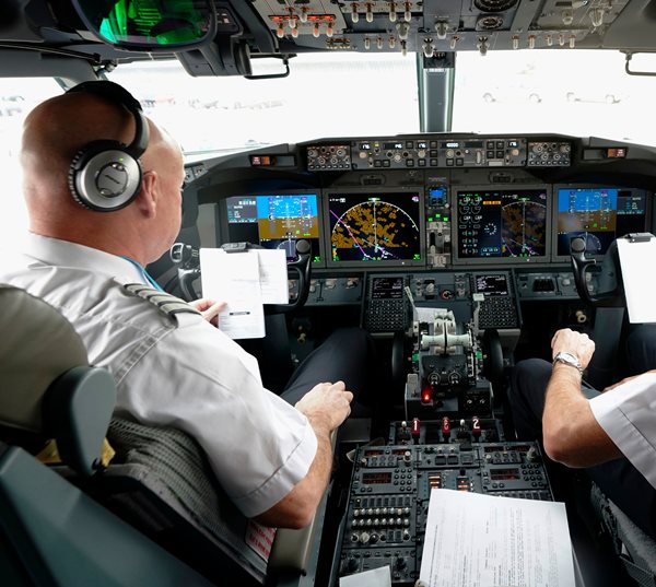 Airline Staff Seek New Contracts Amid Travel Boom