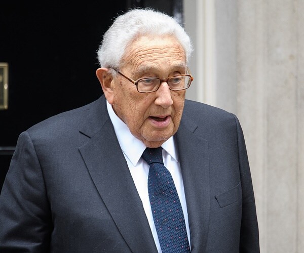 Trump to Sit Down with Kissinger