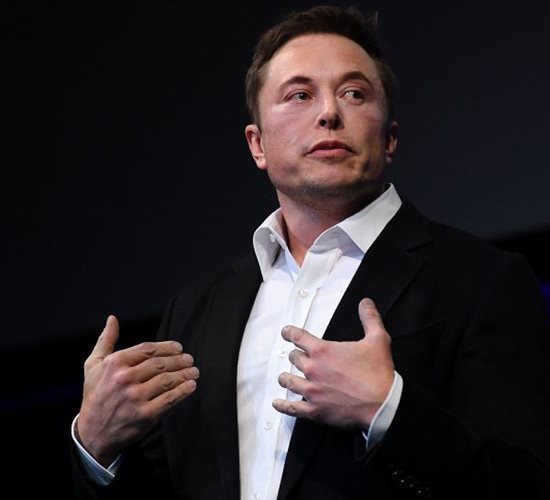 Musk Achieved 'Extraordinary' Targets, Tesla Official Tells Court