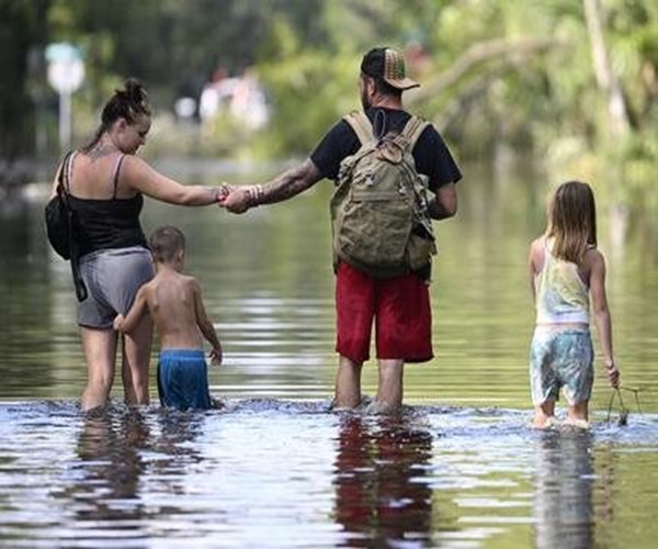 Control the Path and Power of Hurricanes? Forget It, Scientists Say