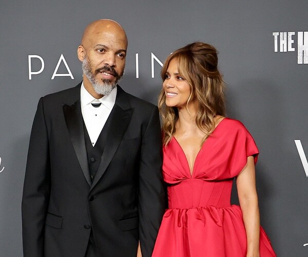 van hunt and halle berry arrive at event