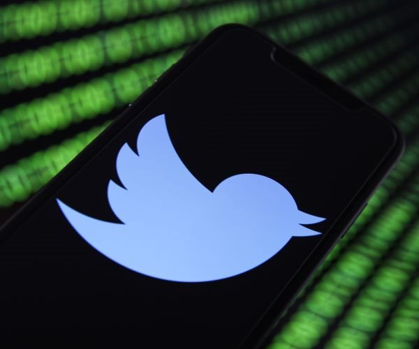 Twitter to Expand Community Fact-Checker 'Birdwatch'