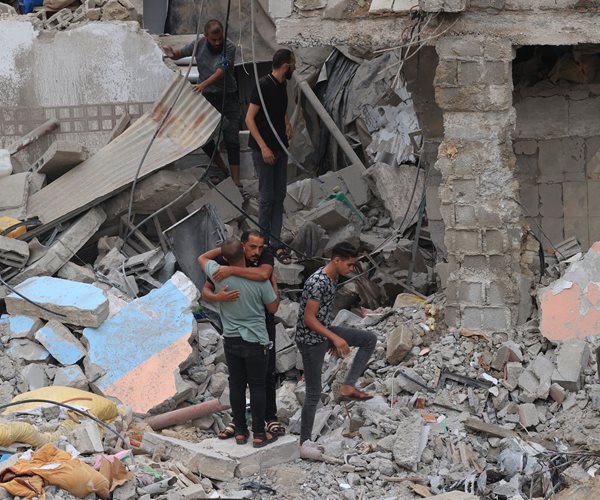 Hamas Armed Wing Threatens to Kill Captives If Israel Continues Attacks Without Warning 