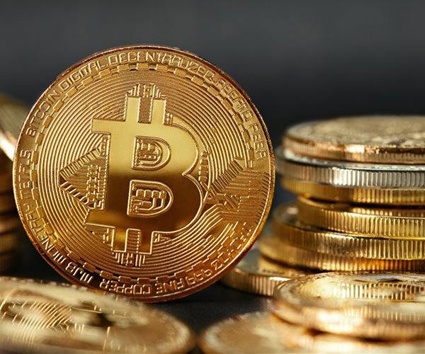 Bitcoin Slides to $62,907 on Tariff Turmoil, Iran Tensions